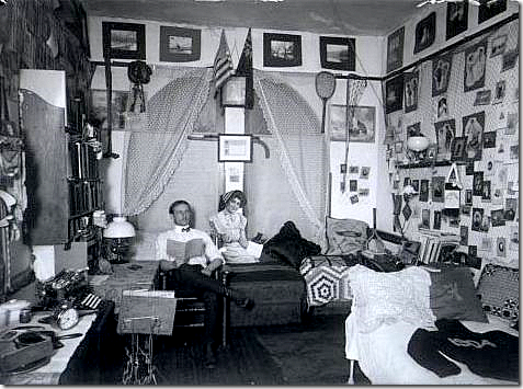 cote de texas: elisabeth's dorm room cote de texas: elisabeth's dorm room