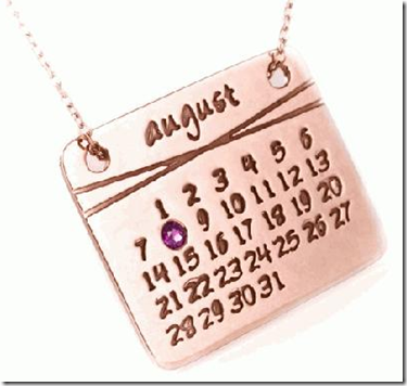 the-calendar-necklace