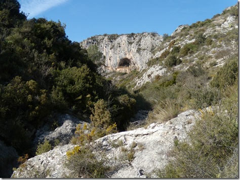 Abrigo de Les Torrunades desde el barranco - Vall d´Ebo