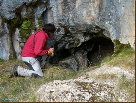 Entrada cueva del monte Oianeder 2 - Valle de Erro