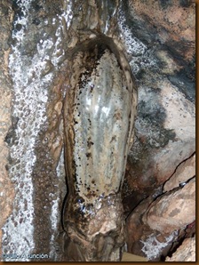 Estalagmita sagrada de la cueva de Harpeko saindua