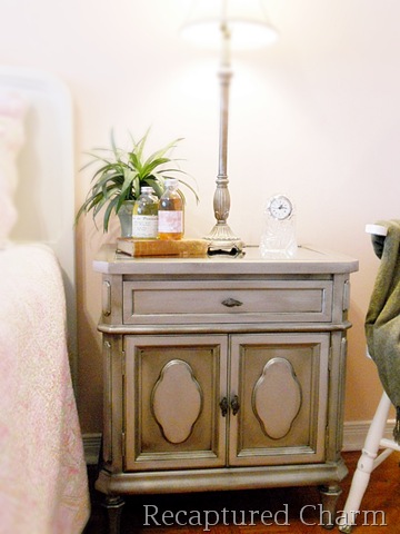 [Silver Metallic Night Stands 047a[8].jpg]