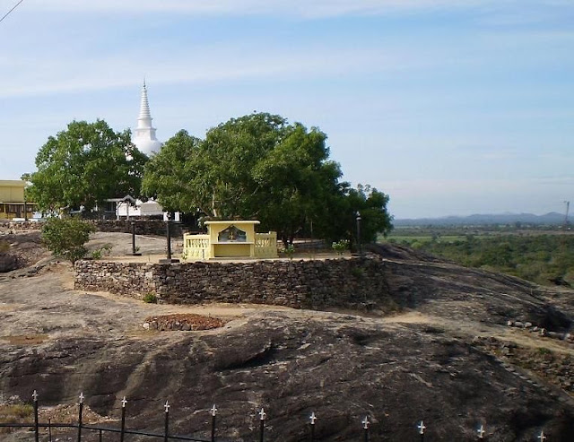 Chaithya%2C%20Bodhiya%20%26%20Viharaya%20at%20Buddhangalas.JPG