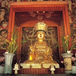 Daegu Seated Wooden Buddha in Pagyesa Temple