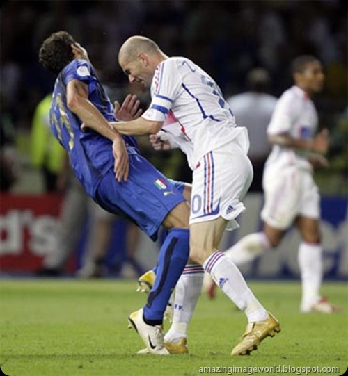 Head-butted by Zinedine Zidane001