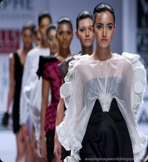 More creations of Amit Aggarwal on display by models001