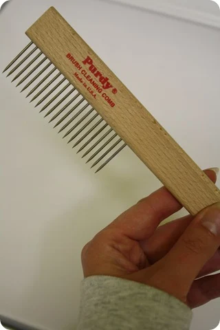paint brush cleaning comb