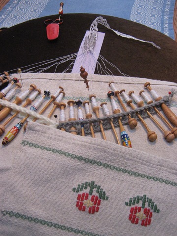 [bobbin lace 3.2011 004[3].jpg]