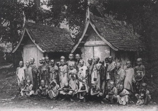 photos-like-laos-pdr-history