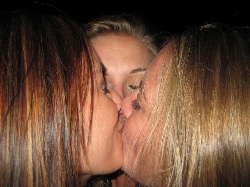 triple_kiss_picture_gallery_001