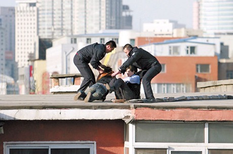 Changchun policewoman Wang Yuhui Rescuing Zuo Xiaodan photo 4
