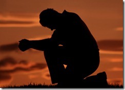 praying-on-one-knee