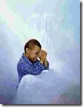 niños rezando (13)