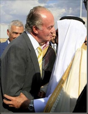 Juan Carlos besando a Abdalá