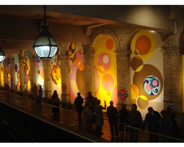 [Peace and Love 2005 project Gloucester Road Station[4].jpg]