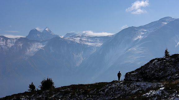 Sendero en Bettmeralp,Valais, Suiza