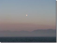 4222 Moonrise leaving Seattle WA