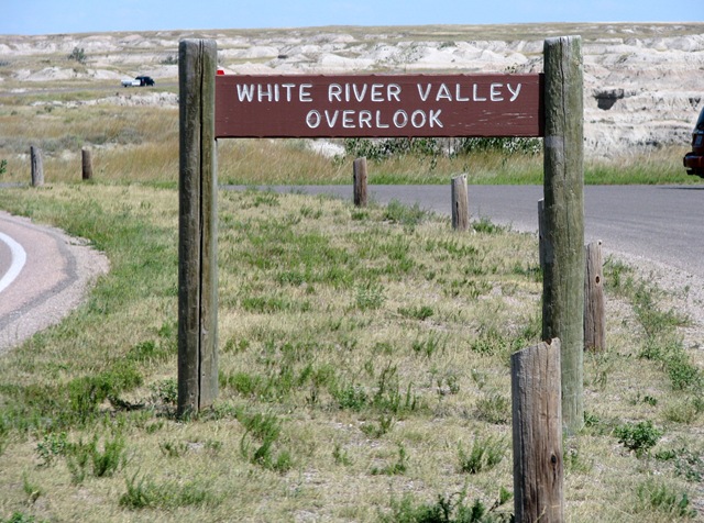 [6756 White River Valley Overlook Badlands National Park SD[2].jpg]