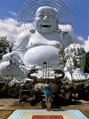 Travelin Chucks - Kinsey, Buddha, Vietnam