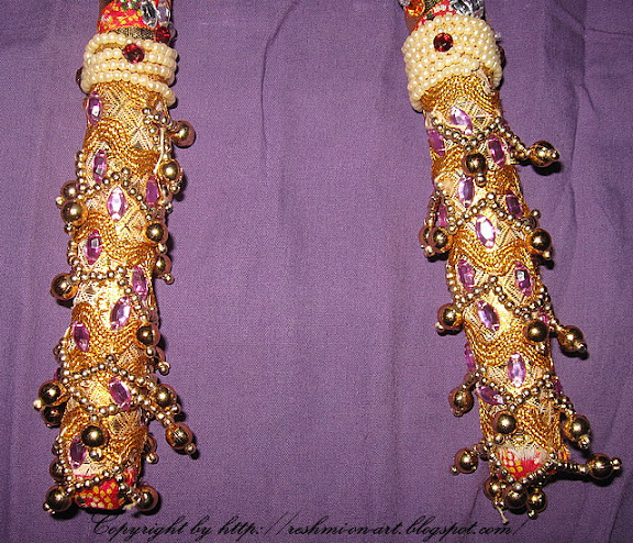 Dandiya-Stick-Decorated-Golden-Lace