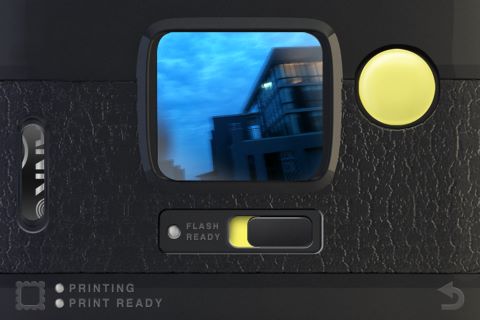 拍照介面就像玩具相機的機背