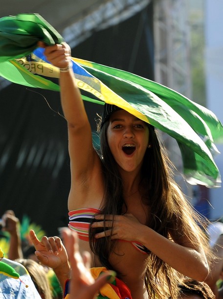 Photos Profiles World Cup 2010 Beautiful Brazil Girl Fan