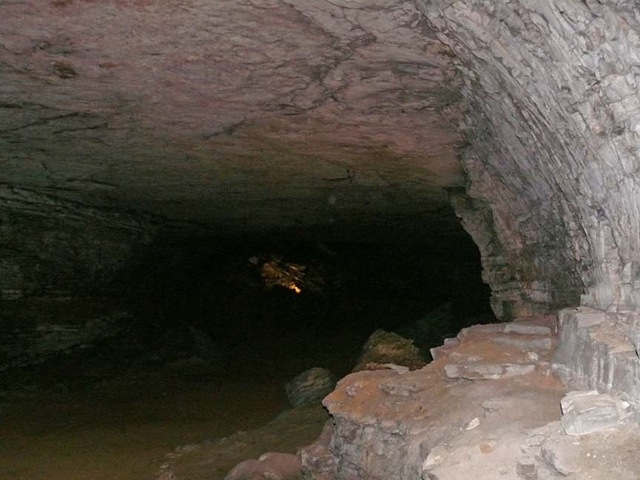 [Mammoth Cave1[4].jpg]