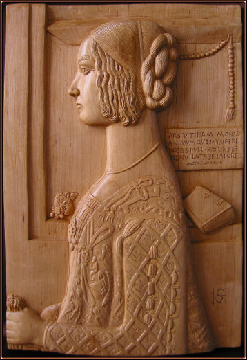 Tamaño: 27 x 40 cm. Madera de arce Retrato de Giovanna Tornabuoni. Talla en madera