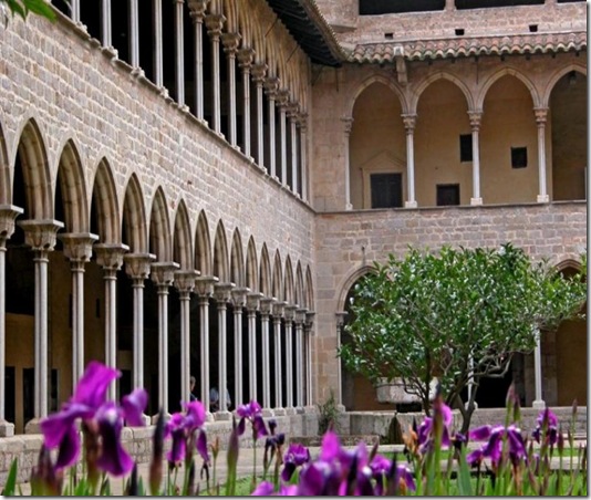 claustro-monasterio-de-pedralbes-barcelona