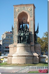 Turkia 2009 - Estambul  - Plaza de Taksim    499