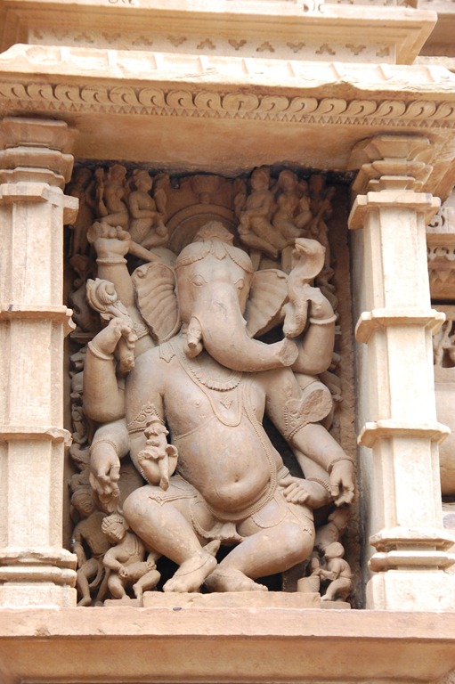 [India 2010 -Kahjuraho  , templos ,  19 de septiembre   50[3].jpg]