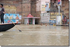 India 2010 -Varanasi  ,  paseo  en barca por el Ganges  - 21 de septiembre   122