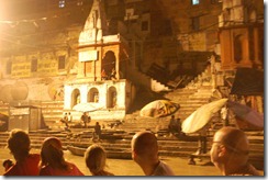 India 2010 -Varanasi  ,  paseo  nocturno  - 20 de septiembre   44