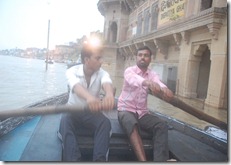 India 2010 -Varanasi  ,  paseo  en barca por el Ganges  - 21 de septiembre   55