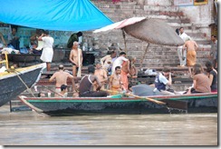 India 2010 -Varanasi  ,  paseo  en barca por el Ganges  - 21 de septiembre   133
