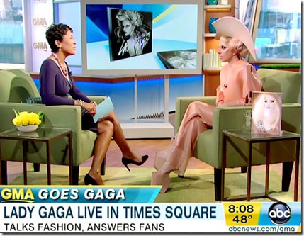 Lady-Gaga-e-seu-vestido-de-preservativo-lady-gaga