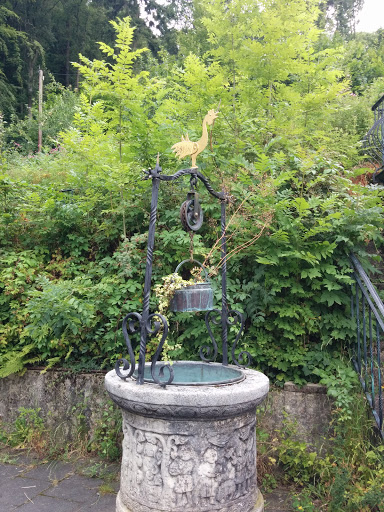 Goldener Hahn Brunnen