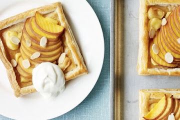 Peach & almond slices