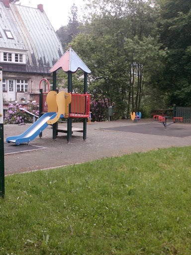 Dětské Hřiště u parku
