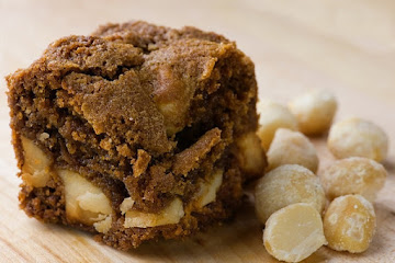 Maple Butterscotch Macadamia Blondies