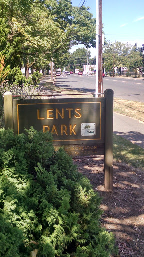 Lents Park Sign Post