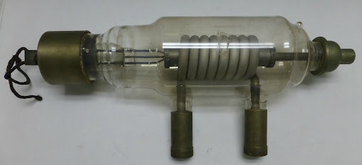 High power water-cooled transmitting tube, ca. 1929