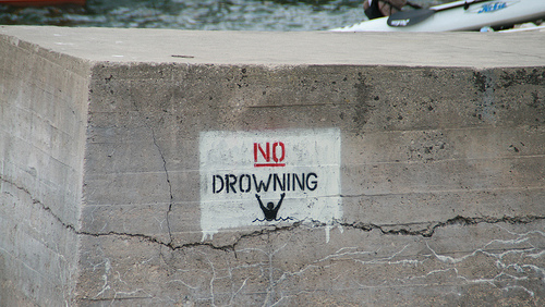 [no_drowning.jpg]