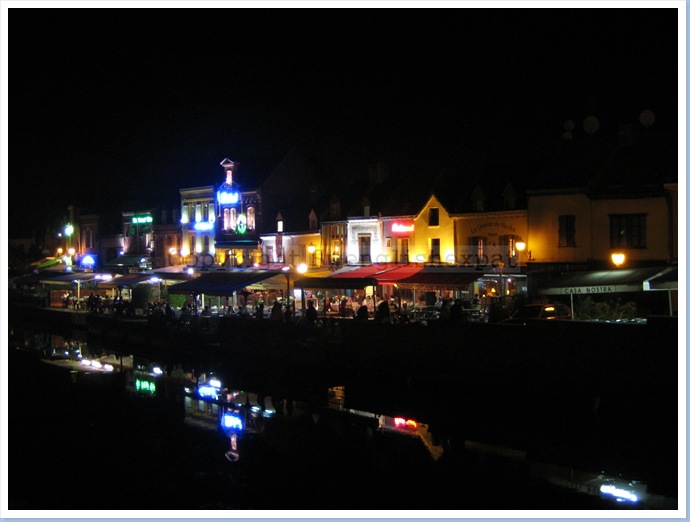 Amiens at night cr