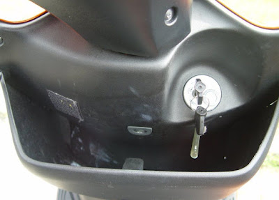 [Motor]都會專屬、輕巧靈動！SUZUKI AZ 125試駕心得！ - 阿祥的網路筆記本