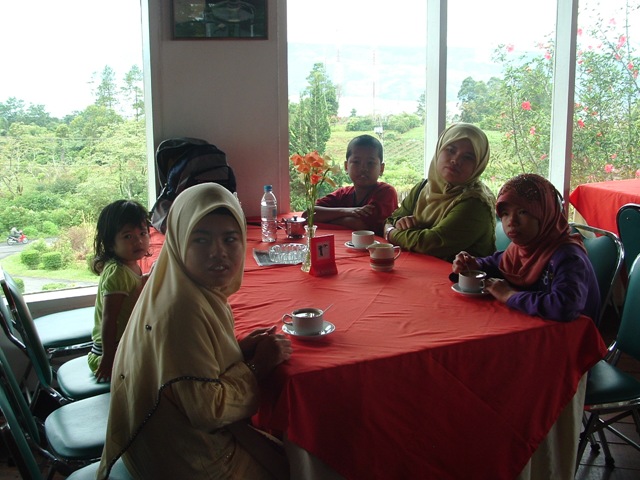 [Nikmatibandrek2.jpg]