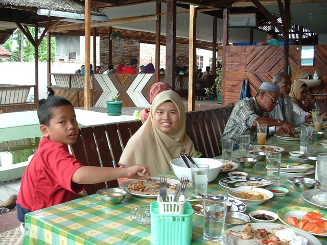 [Tungguminumanrasarasa2.jpg]