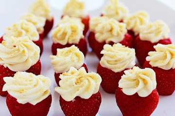 Cheesecake Stuffed Strawberries