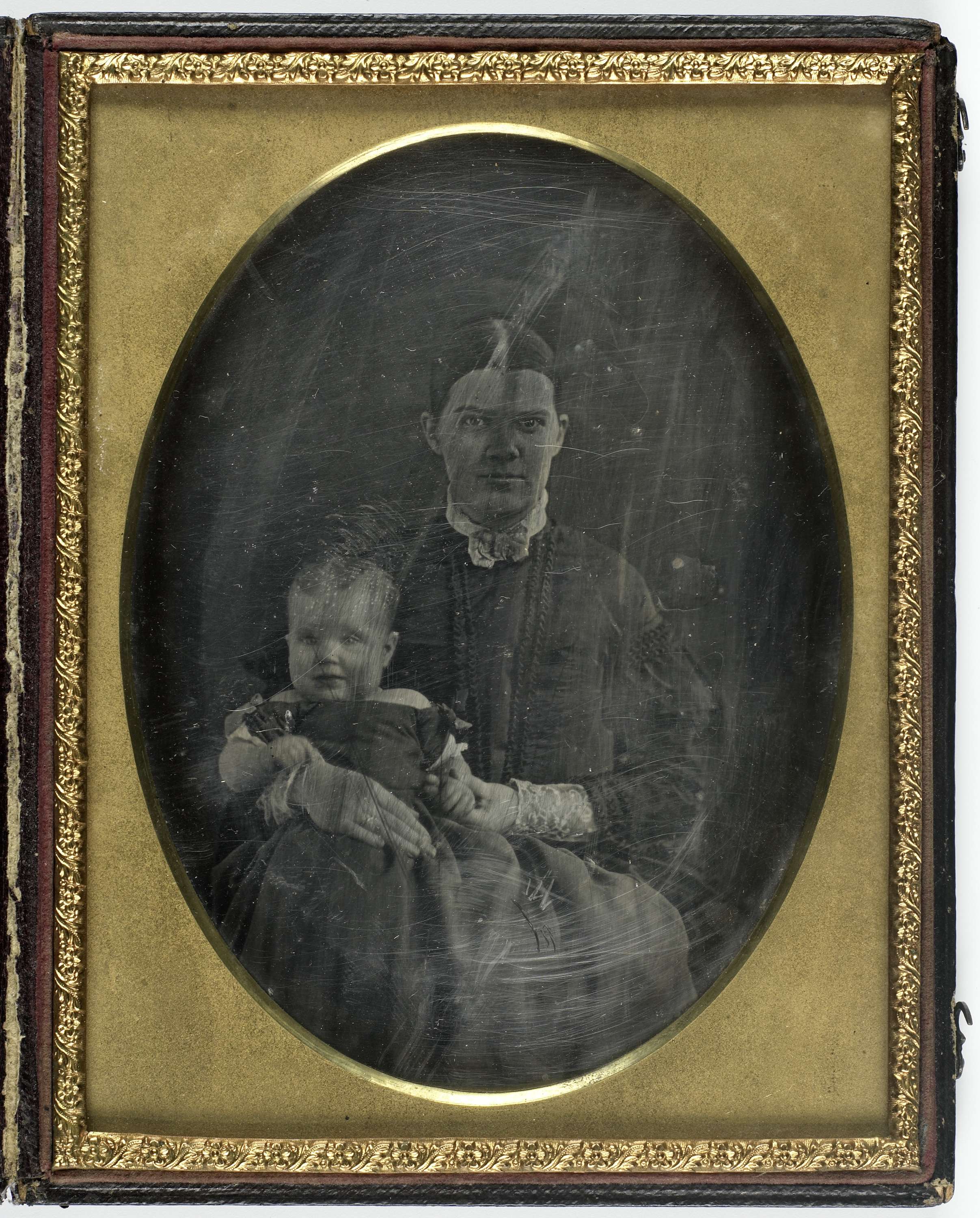 Portret van een onbekende moeder en kind