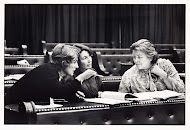 Kamerleden in de tweede kamer tijdens abortusdebat